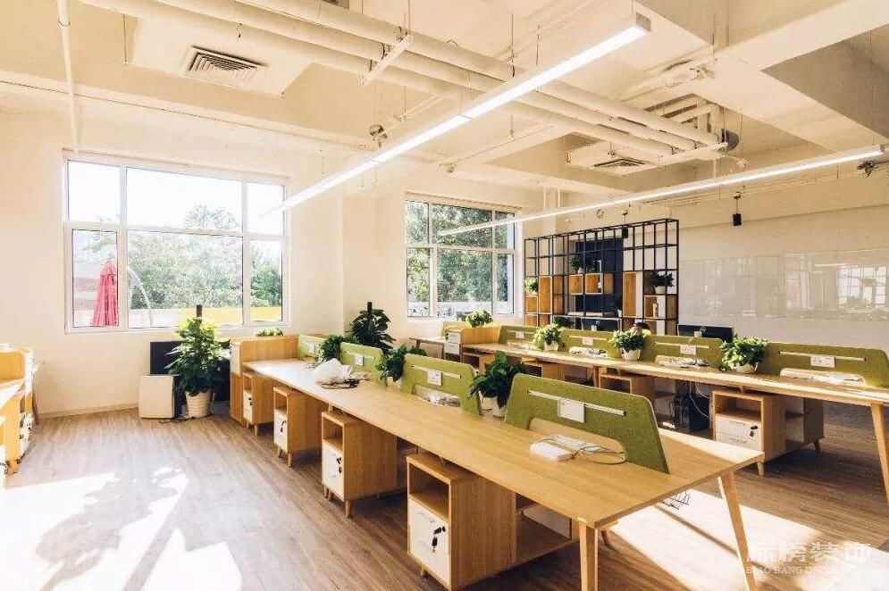 深圳辦公室裝修完成后如何進(jìn)行保潔工作？